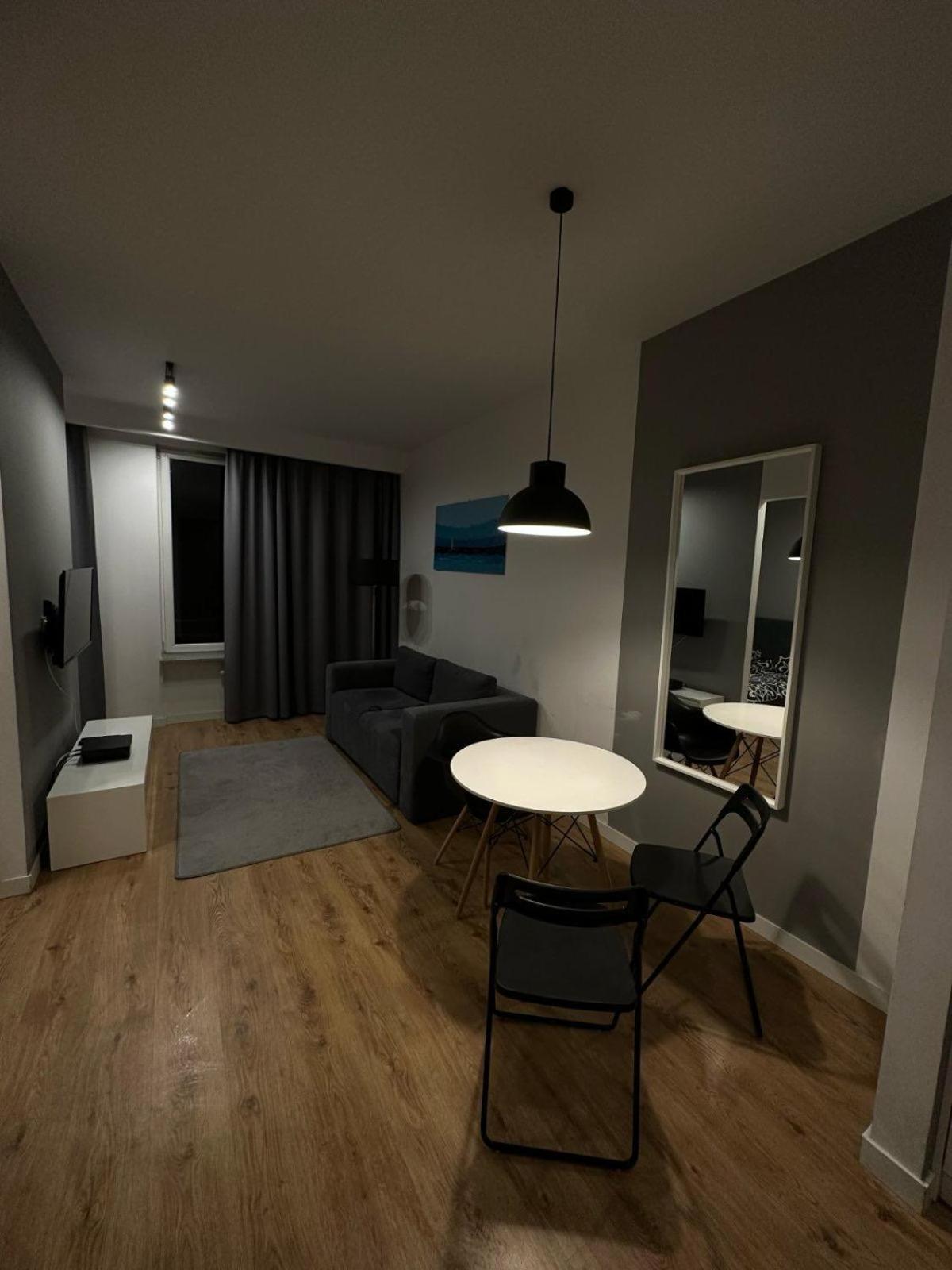 Lubmarex 1 Slawinska 501 Apartman Varsó Kültér fotó