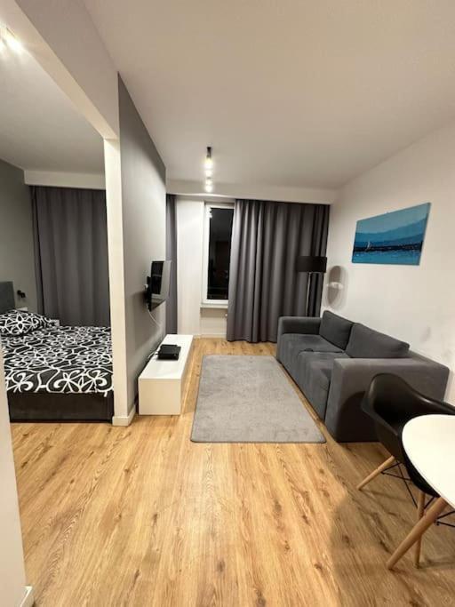 Lubmarex 1 Slawinska 501 Apartman Varsó Kültér fotó